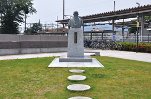 合気道開祖 植芝盛平像
（岩間駅）